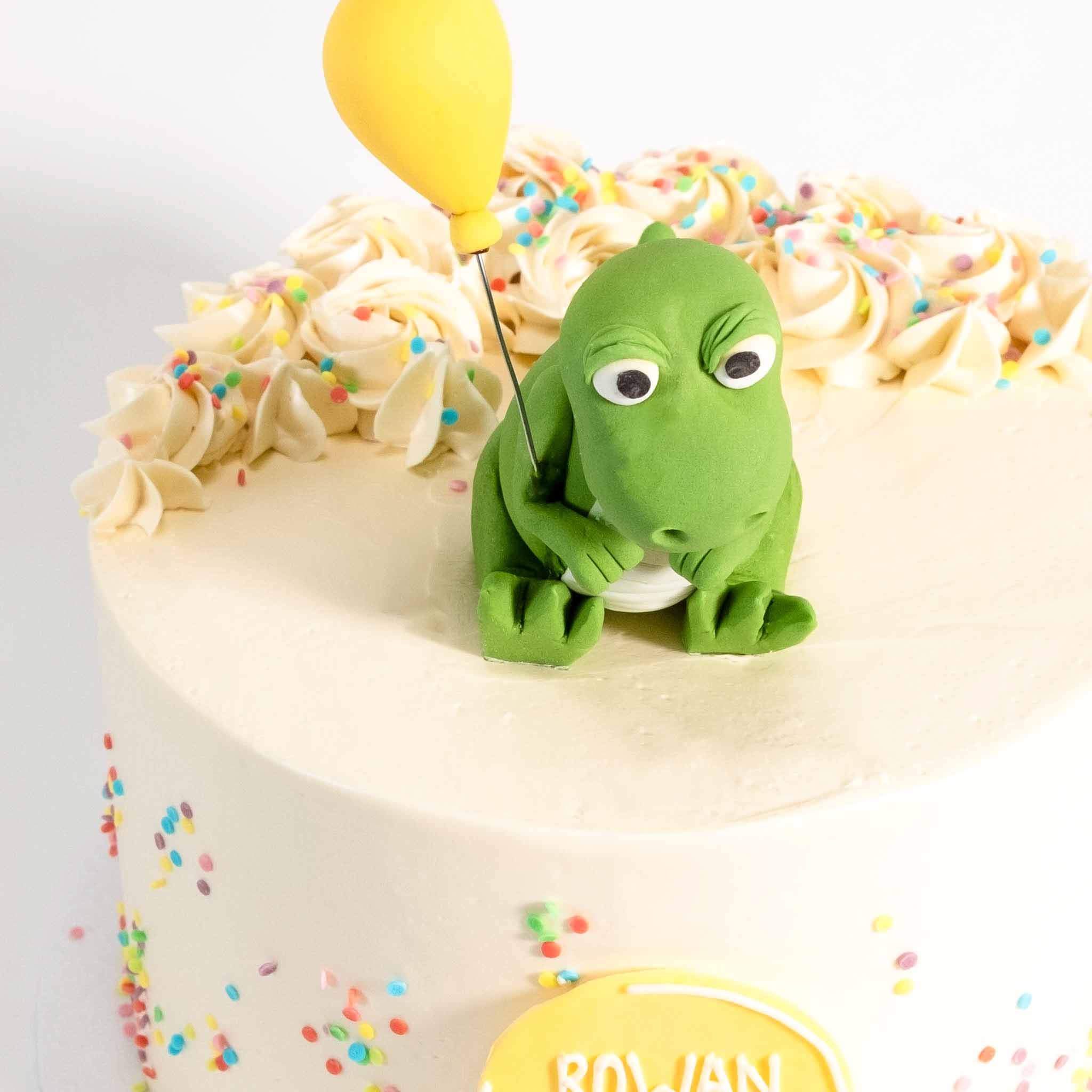 KupcakesbyGabby - Dino egg smash cake! 🦕 | Facebook